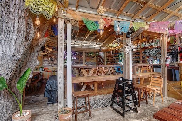 DEWEY - Commercial Sale