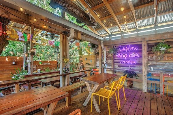 DEWEY - Commercial Sale