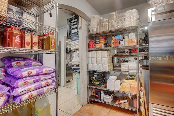 DEWEY - Commercial Sale