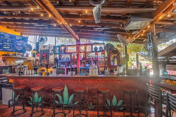 DEWEY - Commercial Sale