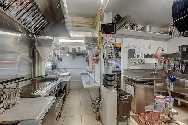 DEWEY - Commercial Sale