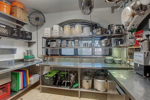 DEWEY - Commercial Sale