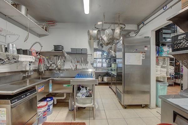 DEWEY - Commercial Sale