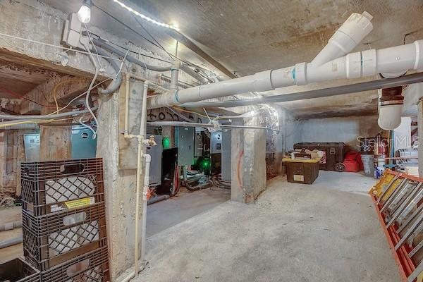 DEWEY - Commercial Sale