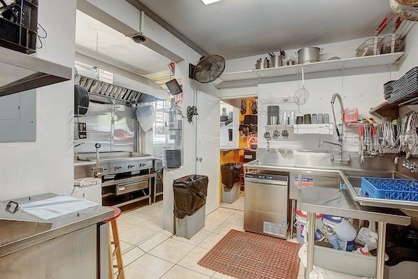 DEWEY - Commercial Sale