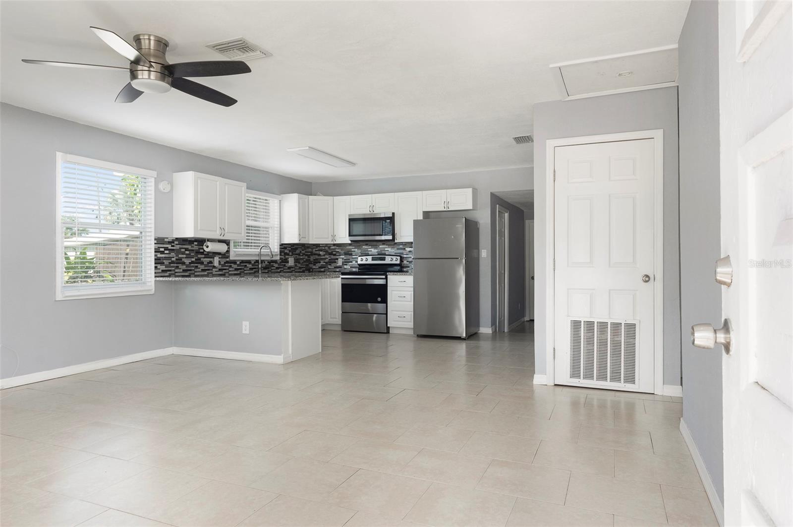 CRESTMONT - Residential
