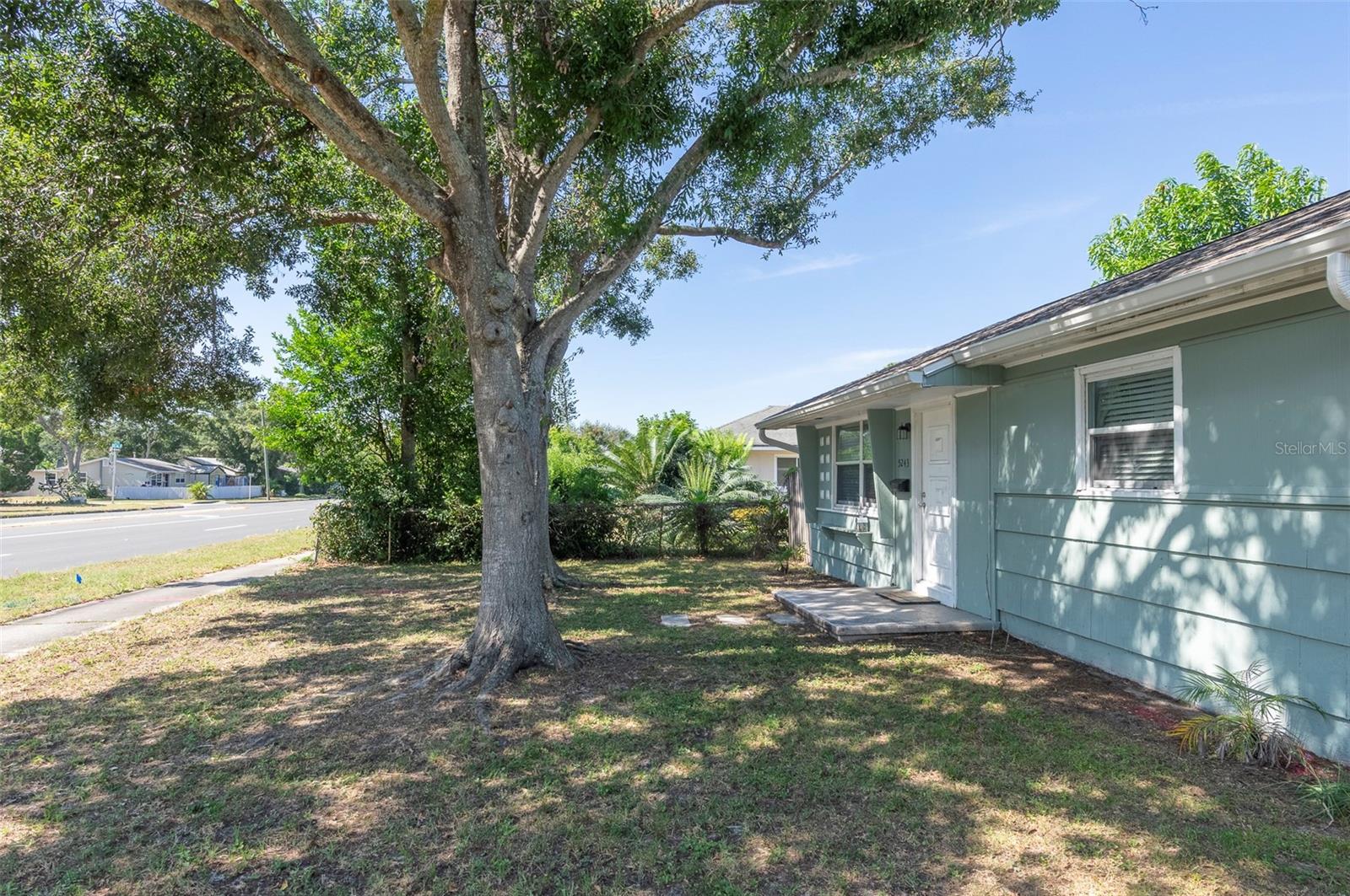 CRESTMONT - Residential