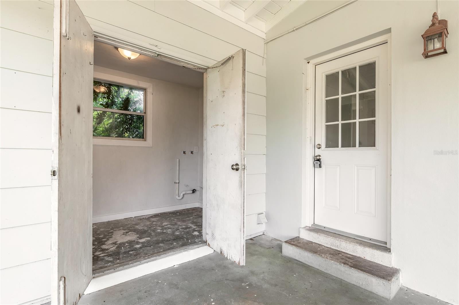1318 KILLIAN STREET