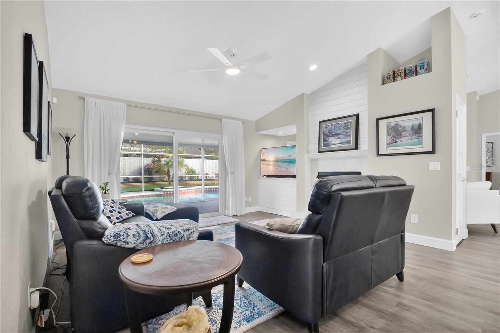 SILVER WOODS PH 03 - Residential