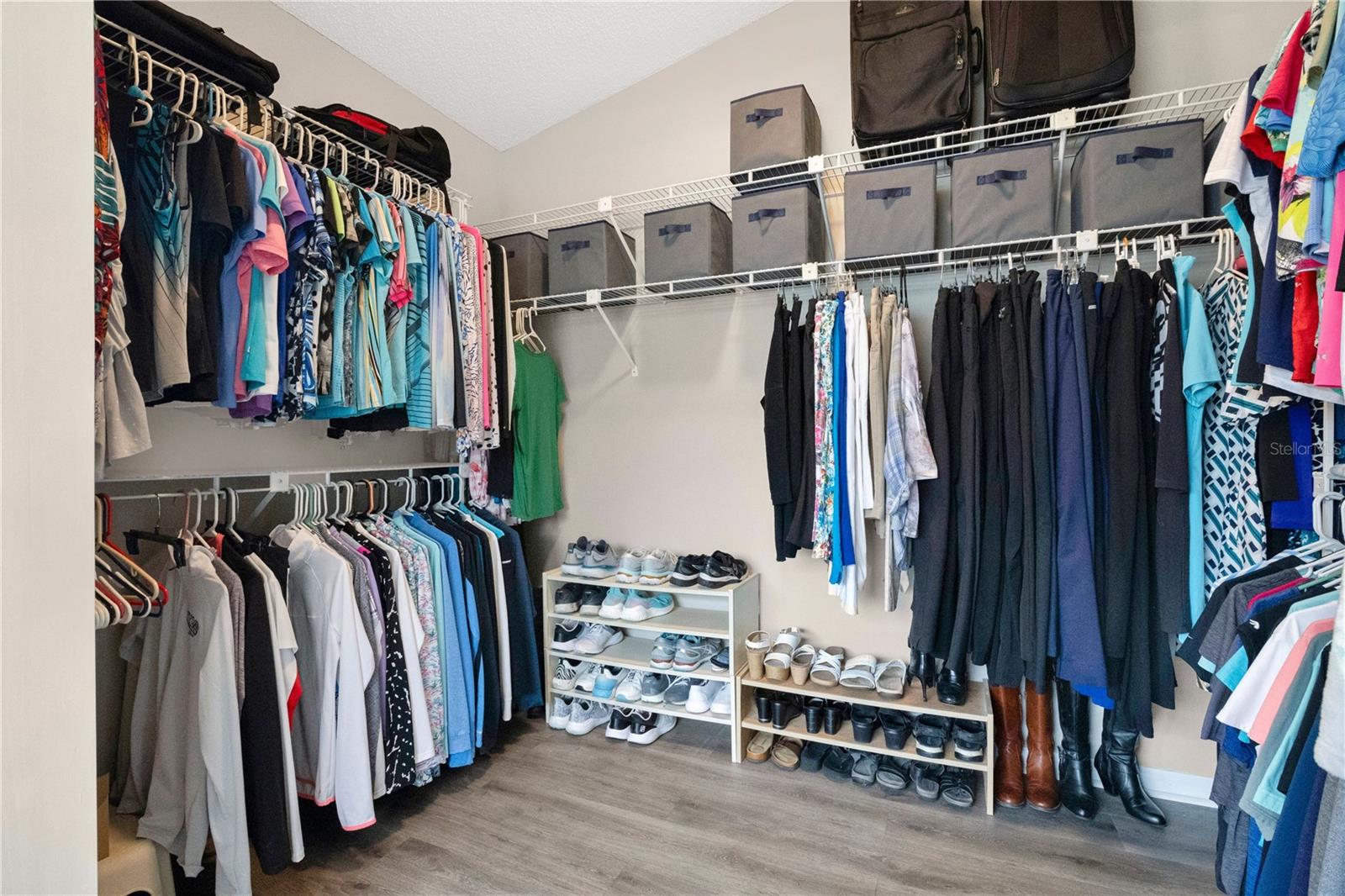 SILVER WOODS PH 03 - Residential