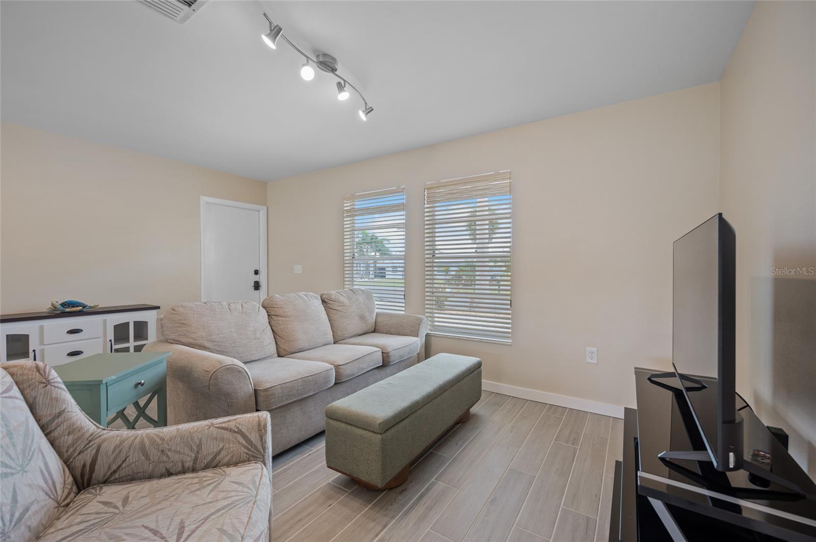 OXFORD MANOR 3RD ADD - Residential