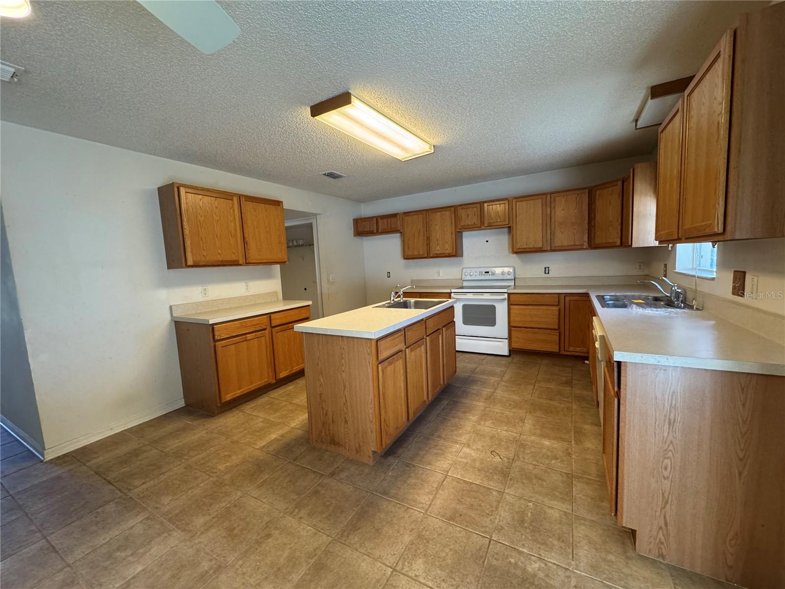 SUNCOAST POINTE VILLAGES 1A & 1B - Residential