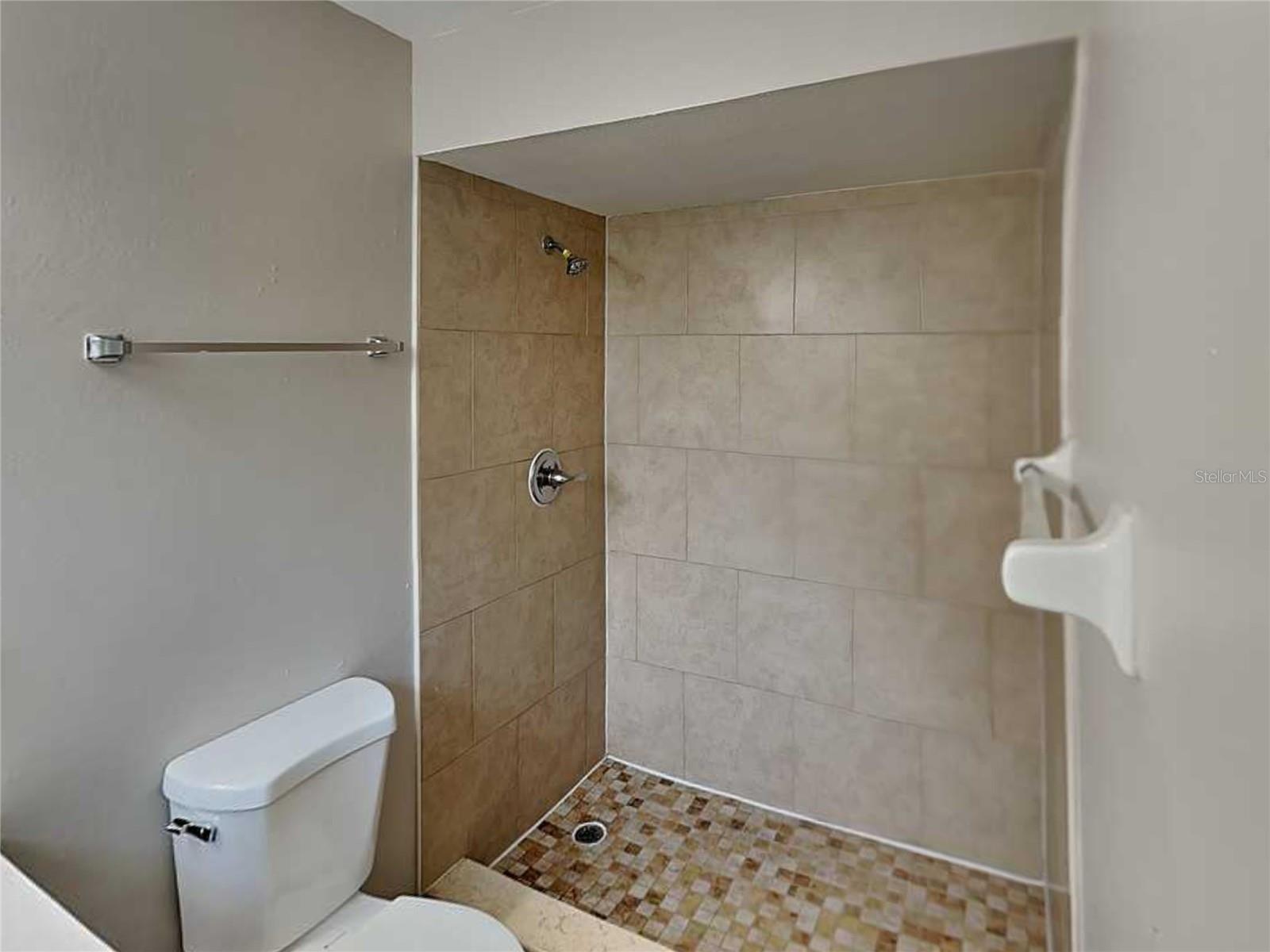 THE GROVES NORTH - Residential Lease