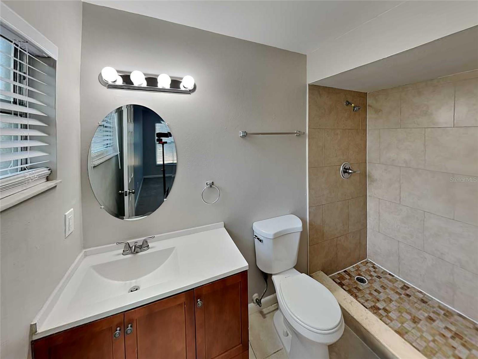 THE GROVES NORTH - Residential Lease