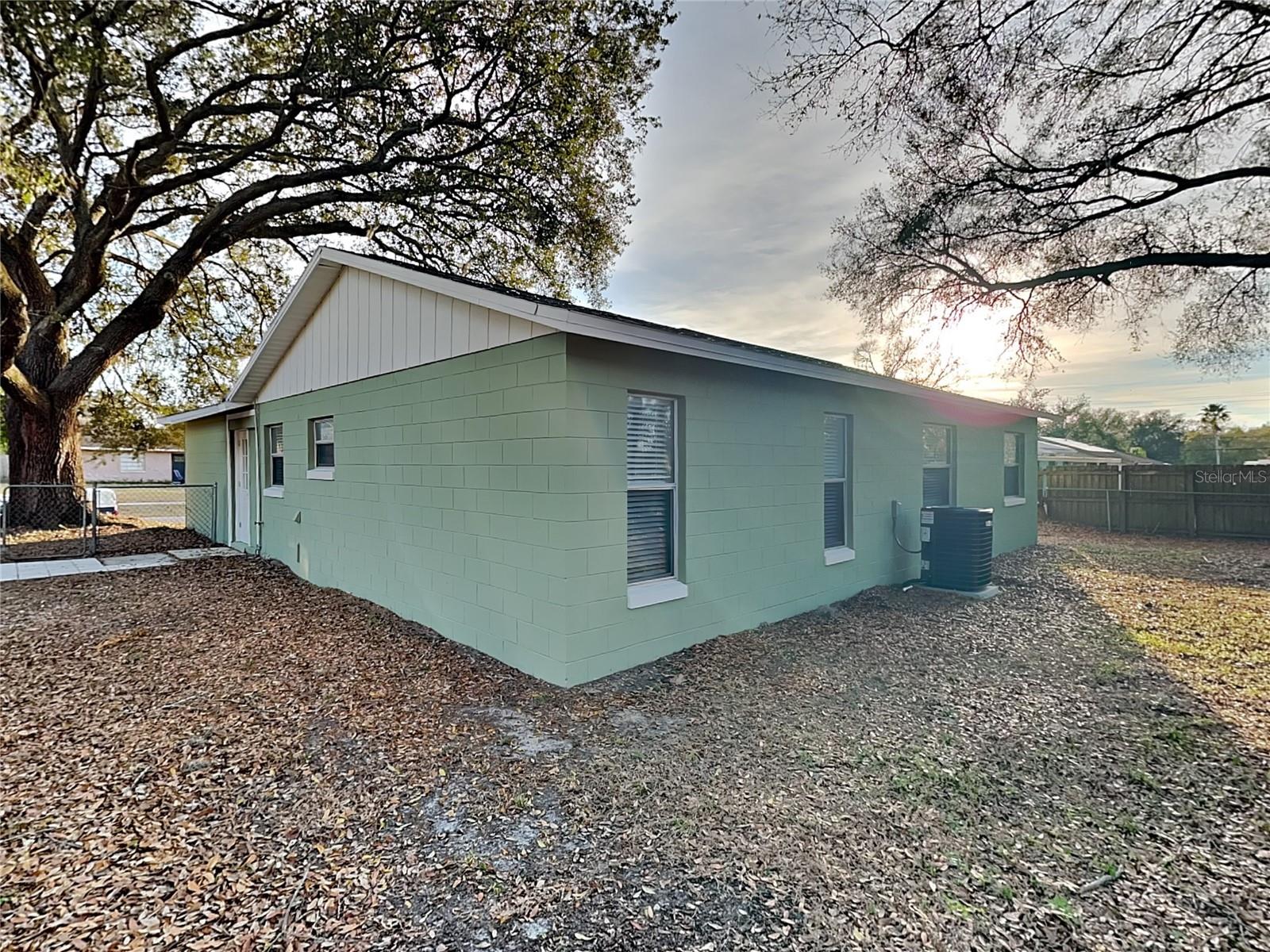 THE GROVES NORTH - Residential Lease