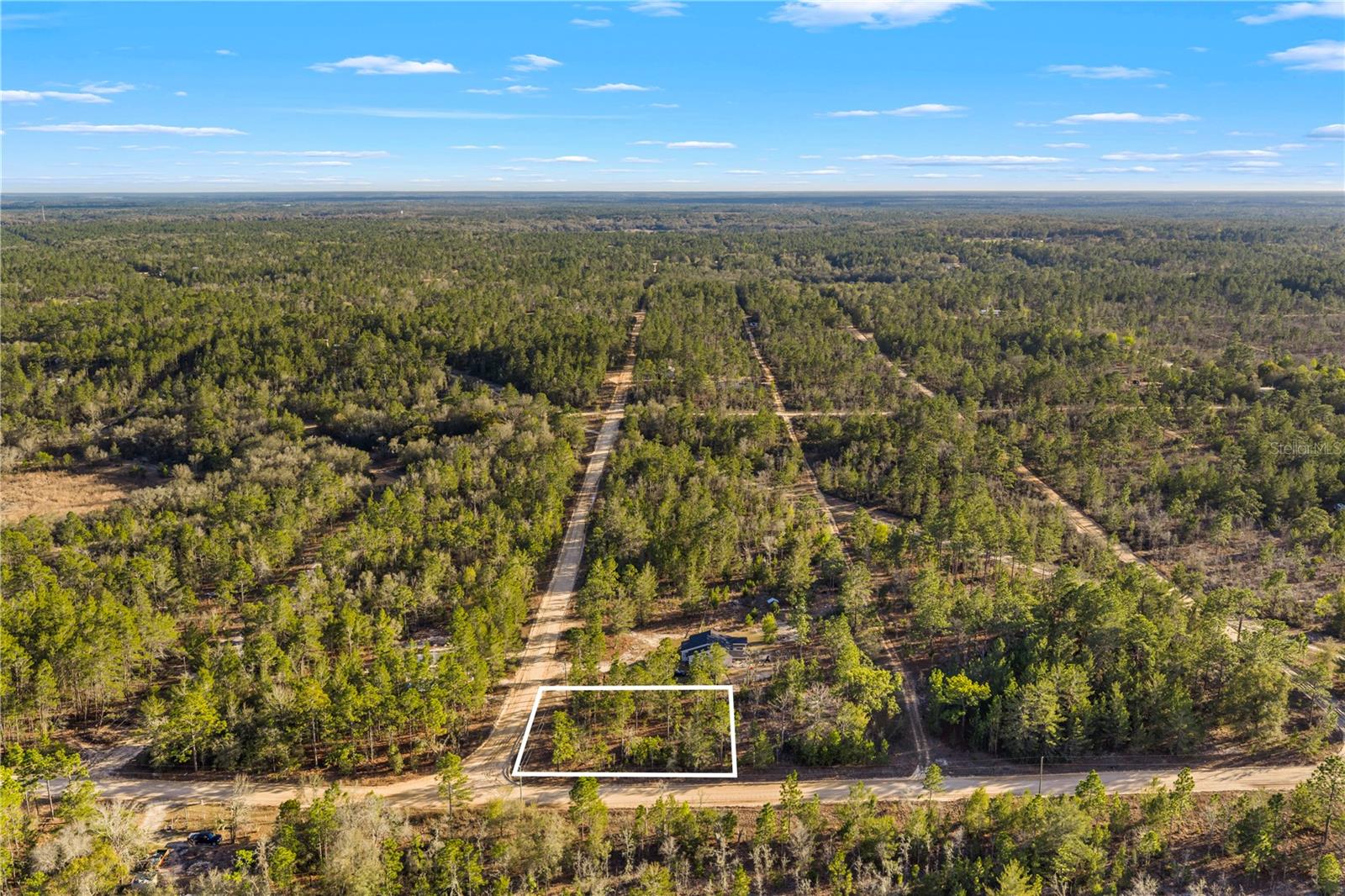 TROUT LAKE MANOR - Land