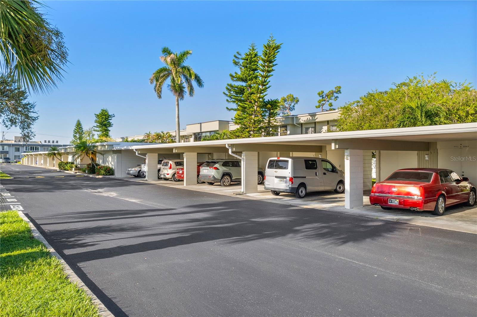 ESSEX HOUSE - Residential