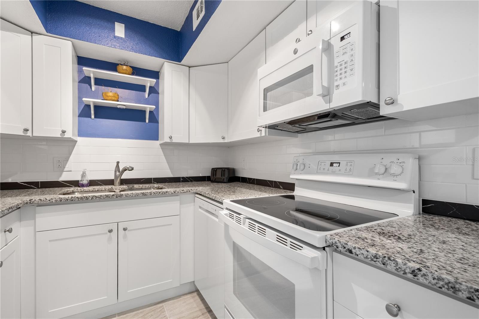 ESSEX HOUSE - Residential