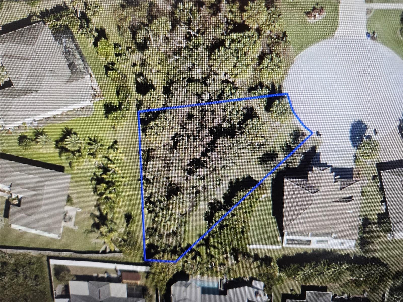 12 LAUREL DRIVE E