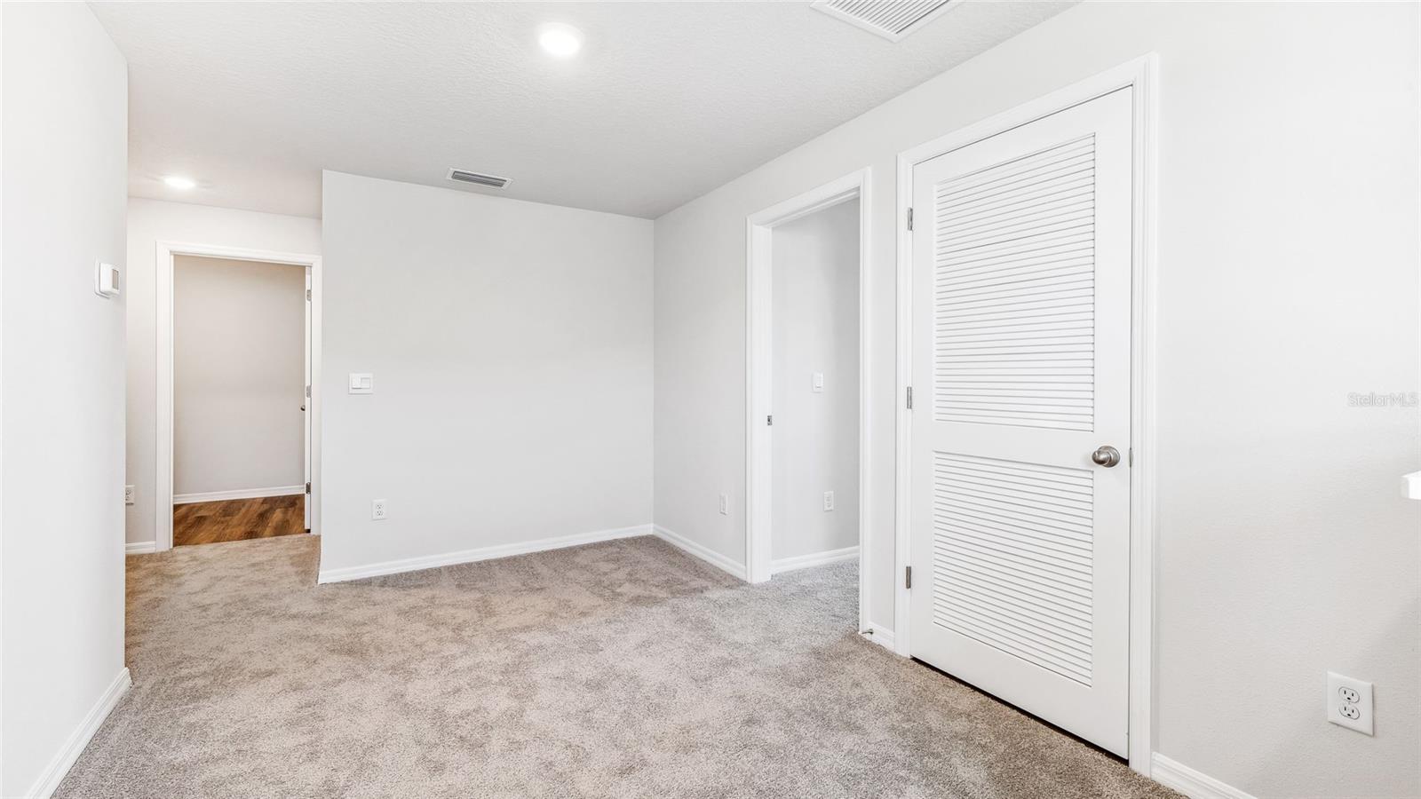 OAKFIELD TRAILS - Residential