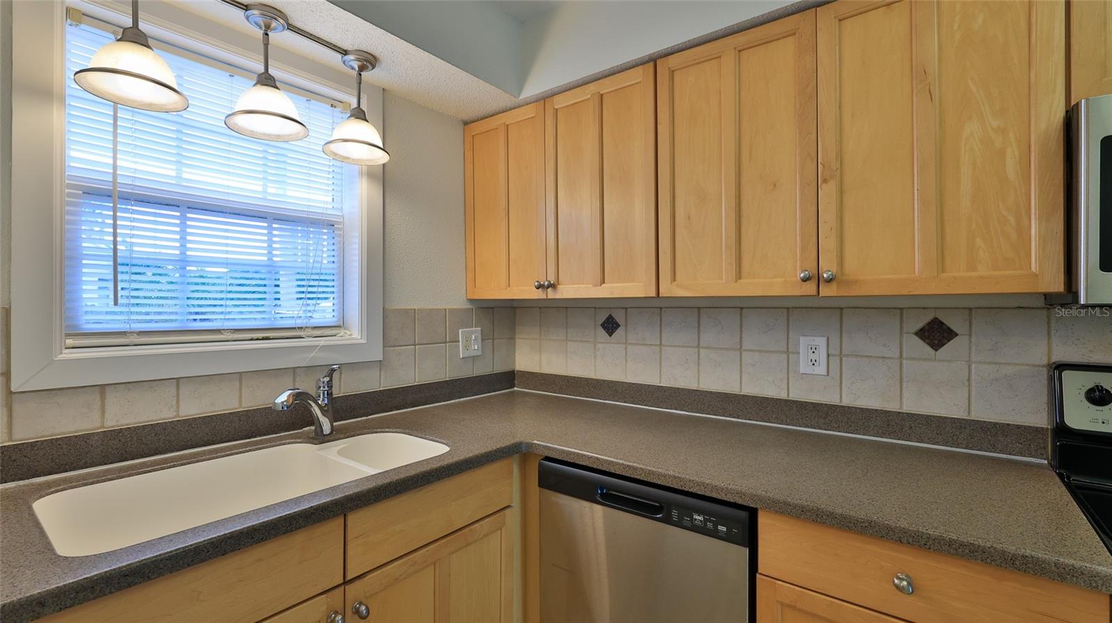 TOWNHOMES AT OLEANDER CONDO - Residential