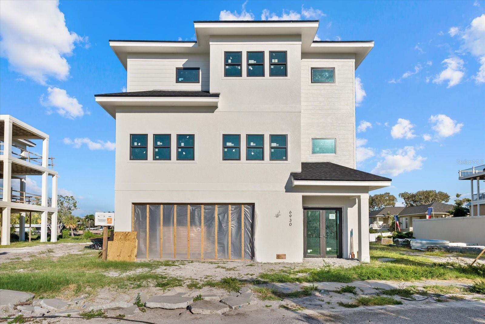 CORONAS PARK - Residential