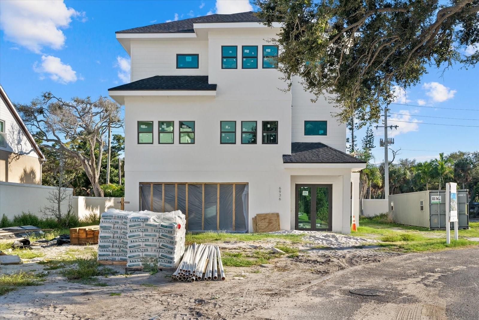 CORONAS PARK - Residential