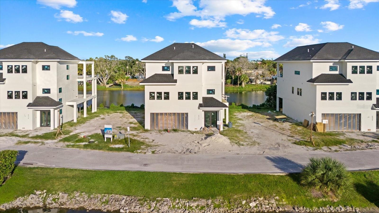 CORONAS PARK - Residential