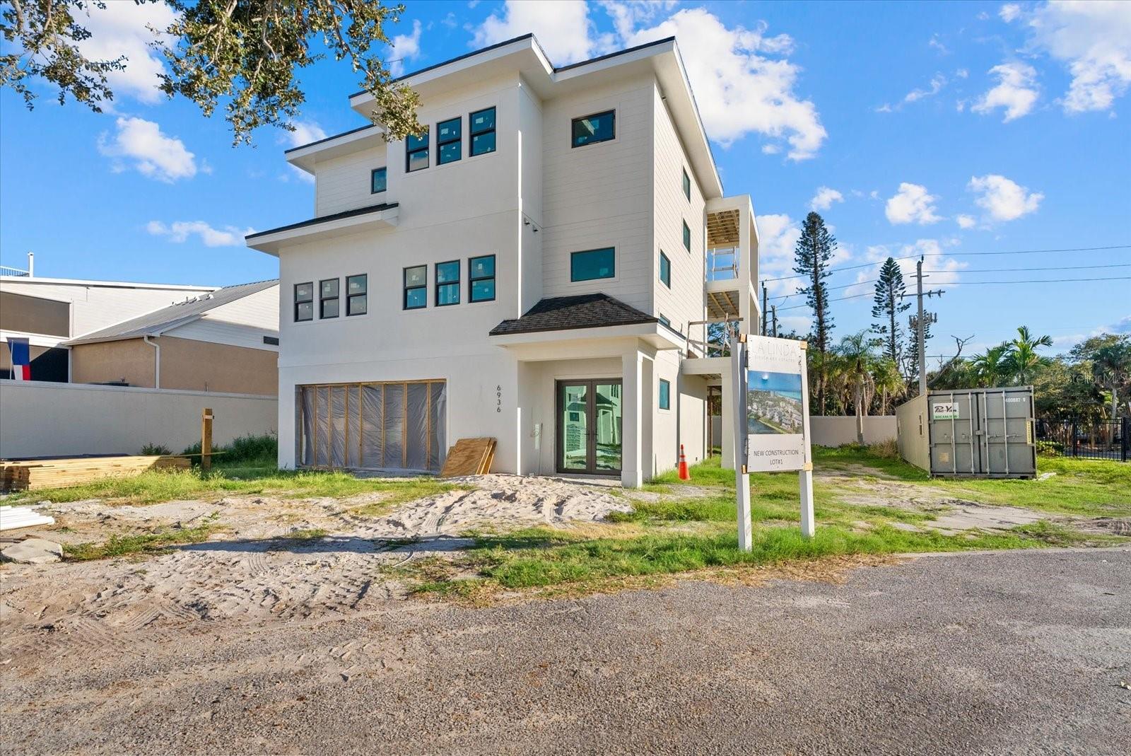 CORONAS PARK - Residential