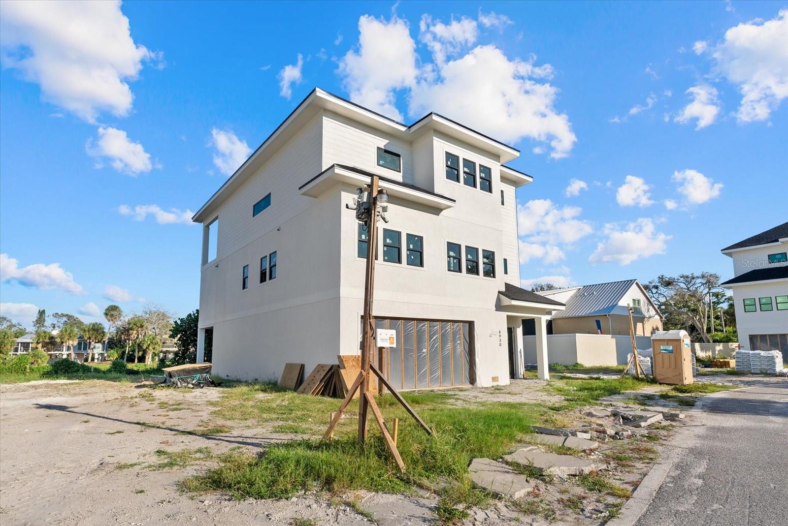 CORONAS PARK - Residential