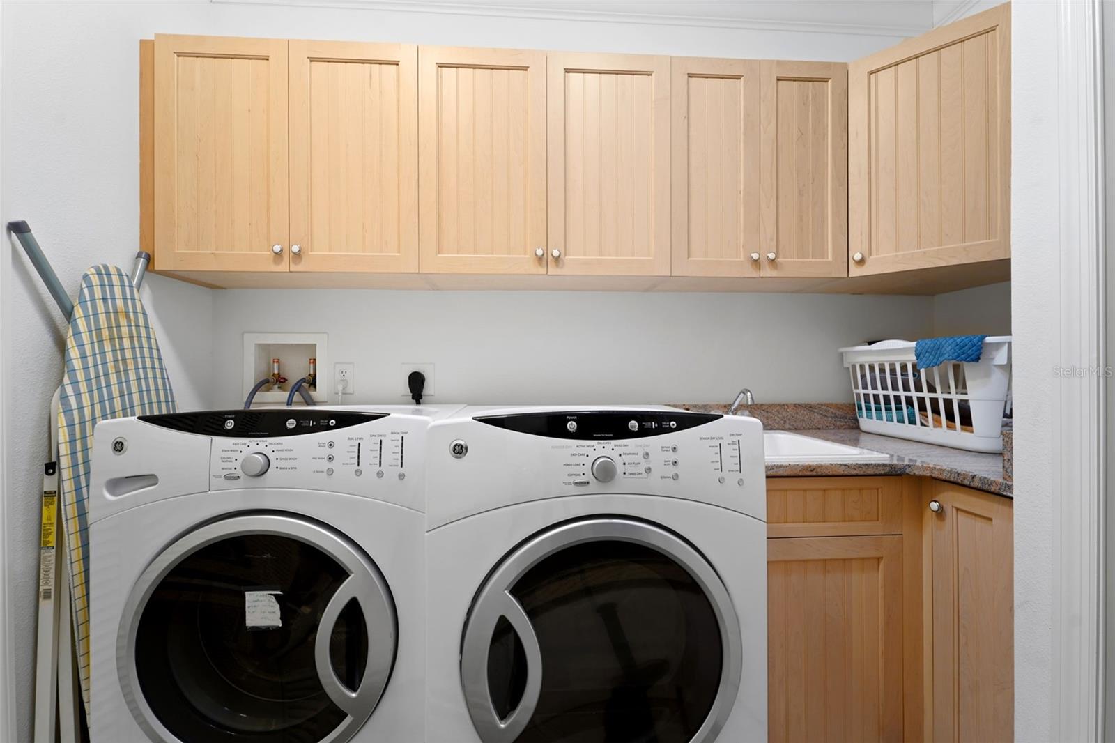 LAS BRISAS CONDO - Residential