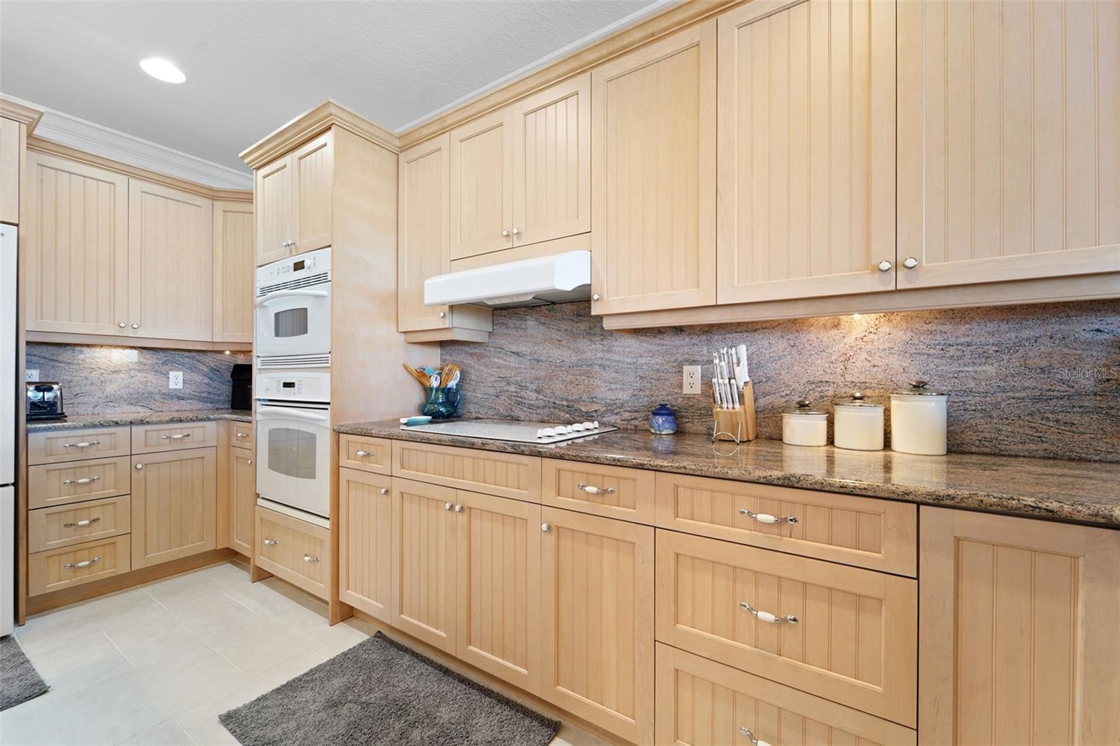 LAS BRISAS CONDO - Residential