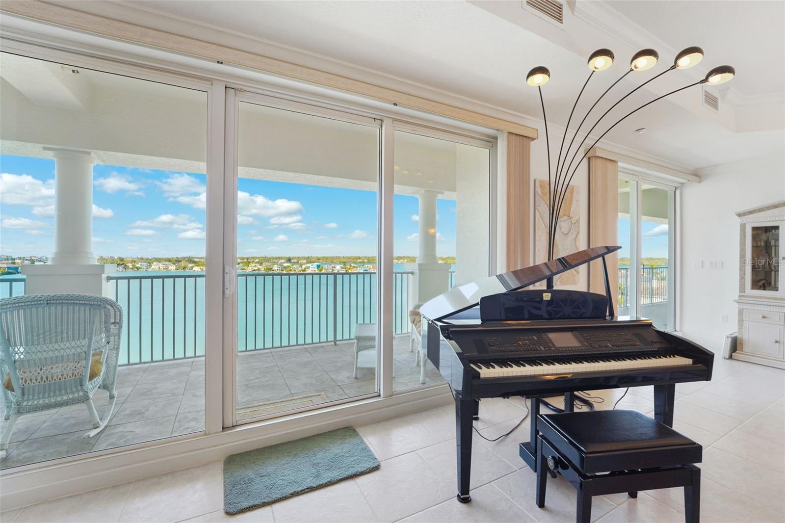 LAS BRISAS CONDO - Residential