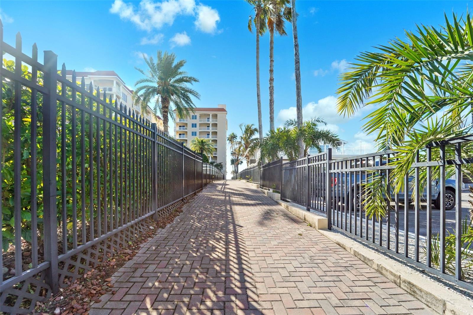 LAS BRISAS CONDO - Residential