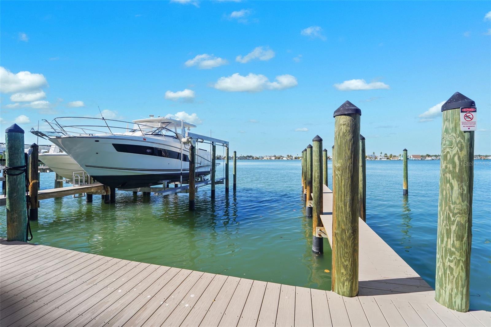 LAS BRISAS CONDO - Residential