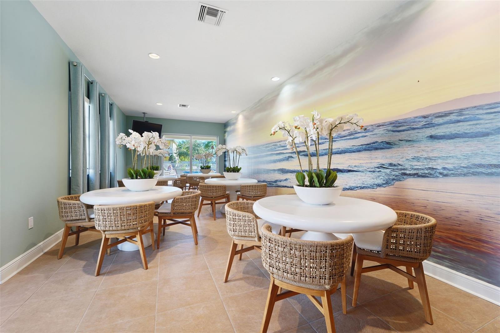 LAS BRISAS CONDO - Residential