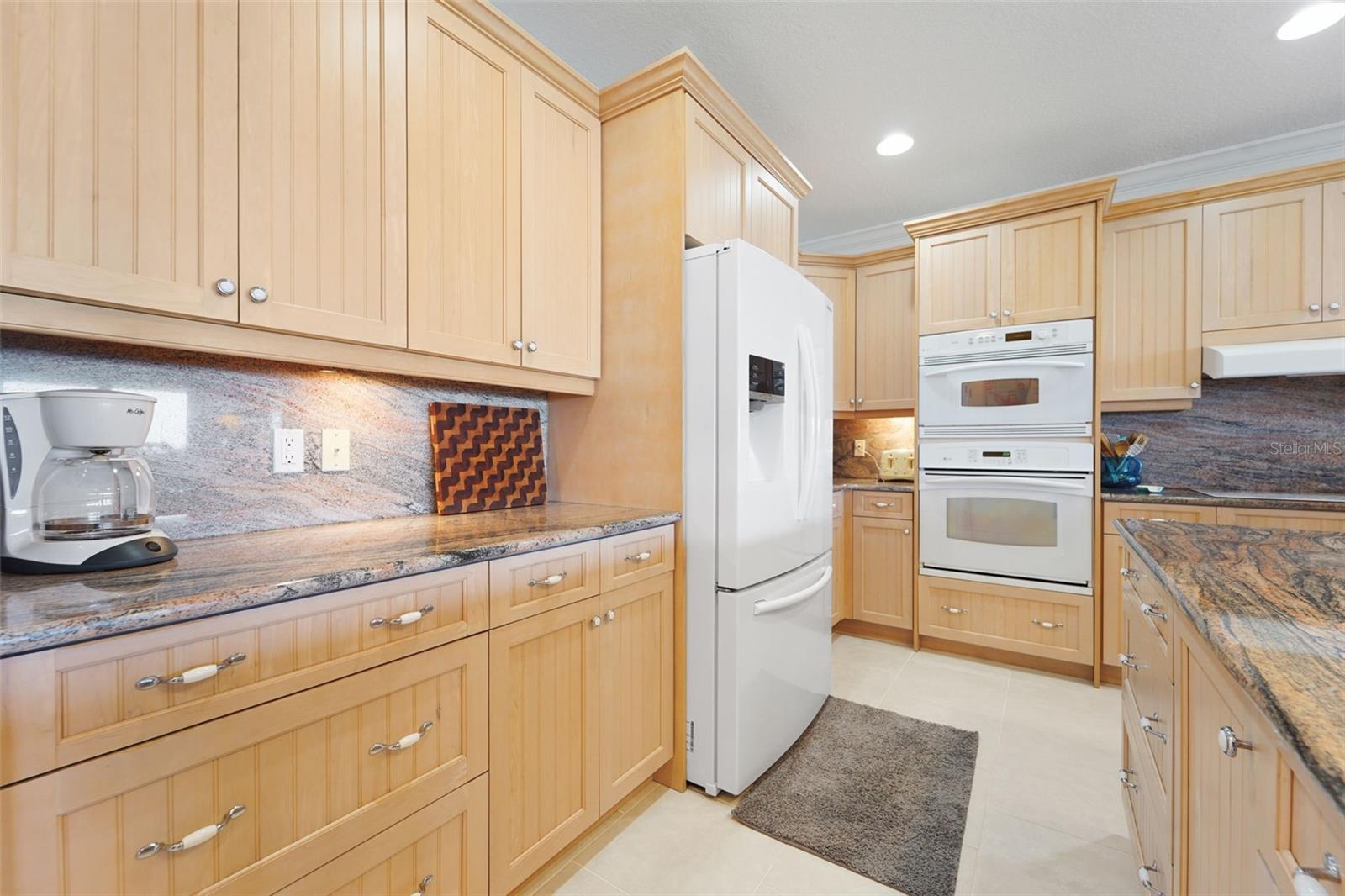 LAS BRISAS CONDO - Residential