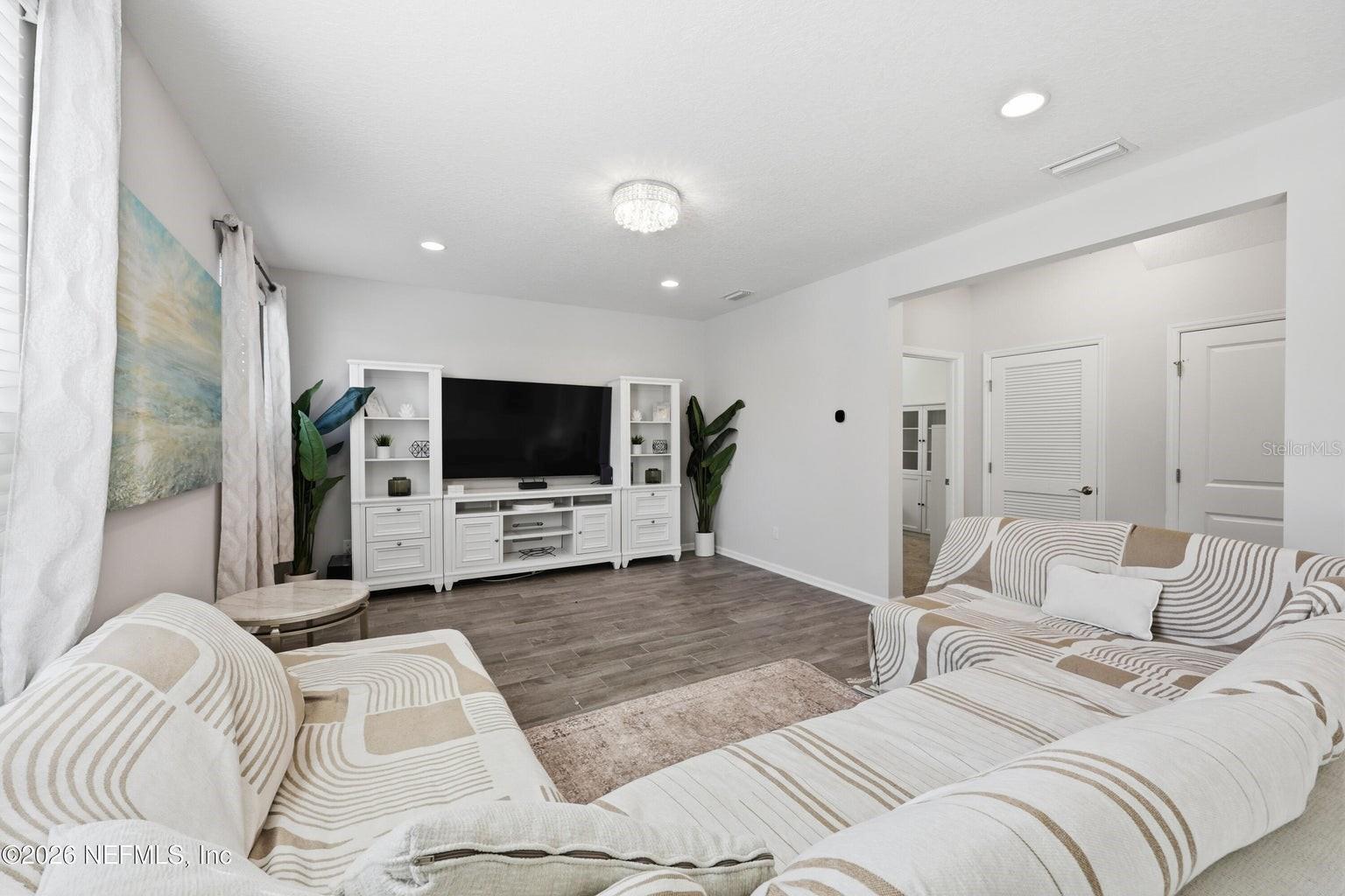 BARTRAM PARK PRESERVE - Residential