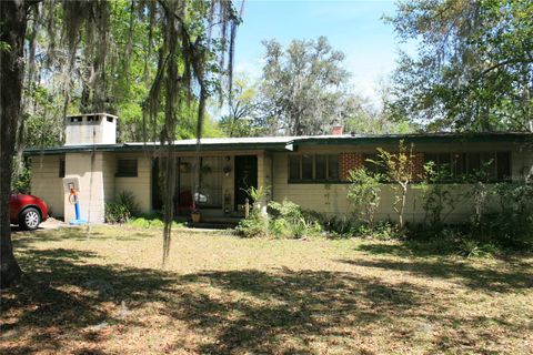 Photo of 213 NW 34th Terrace, Gainesville, FL 32607 (MLS # GC529340)