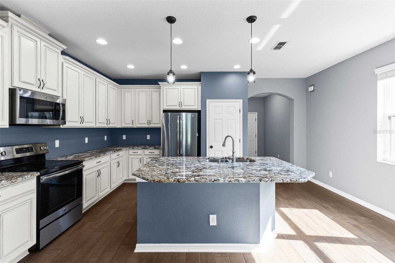 LONG LAKE RANCH VILLAGE 1A - Residential Lease