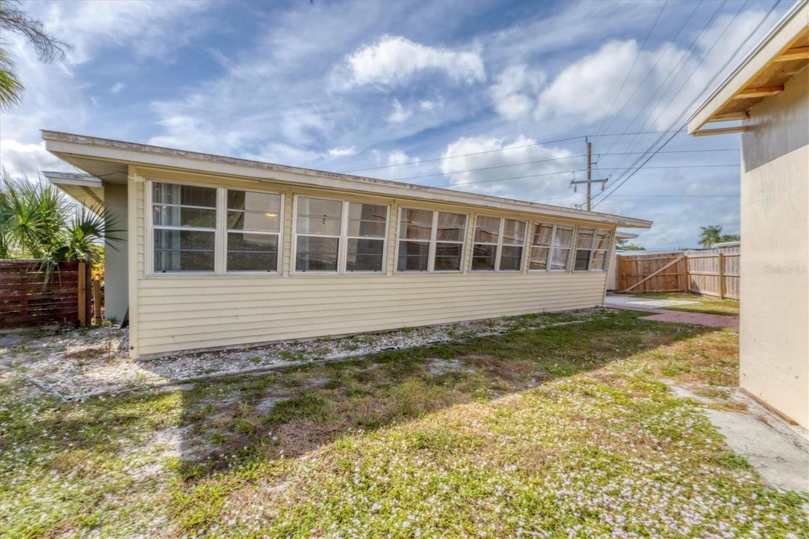 VENICE GARDENS - Residential