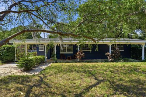 Photo of 1708 Pond Lake Drive, Tampa, FL 33612 (MLS # TB8477089)