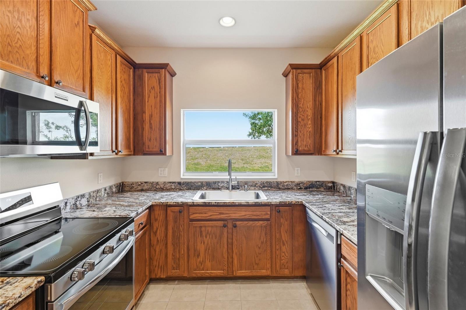 BRADFORD MANOR TWNHMS - Residential