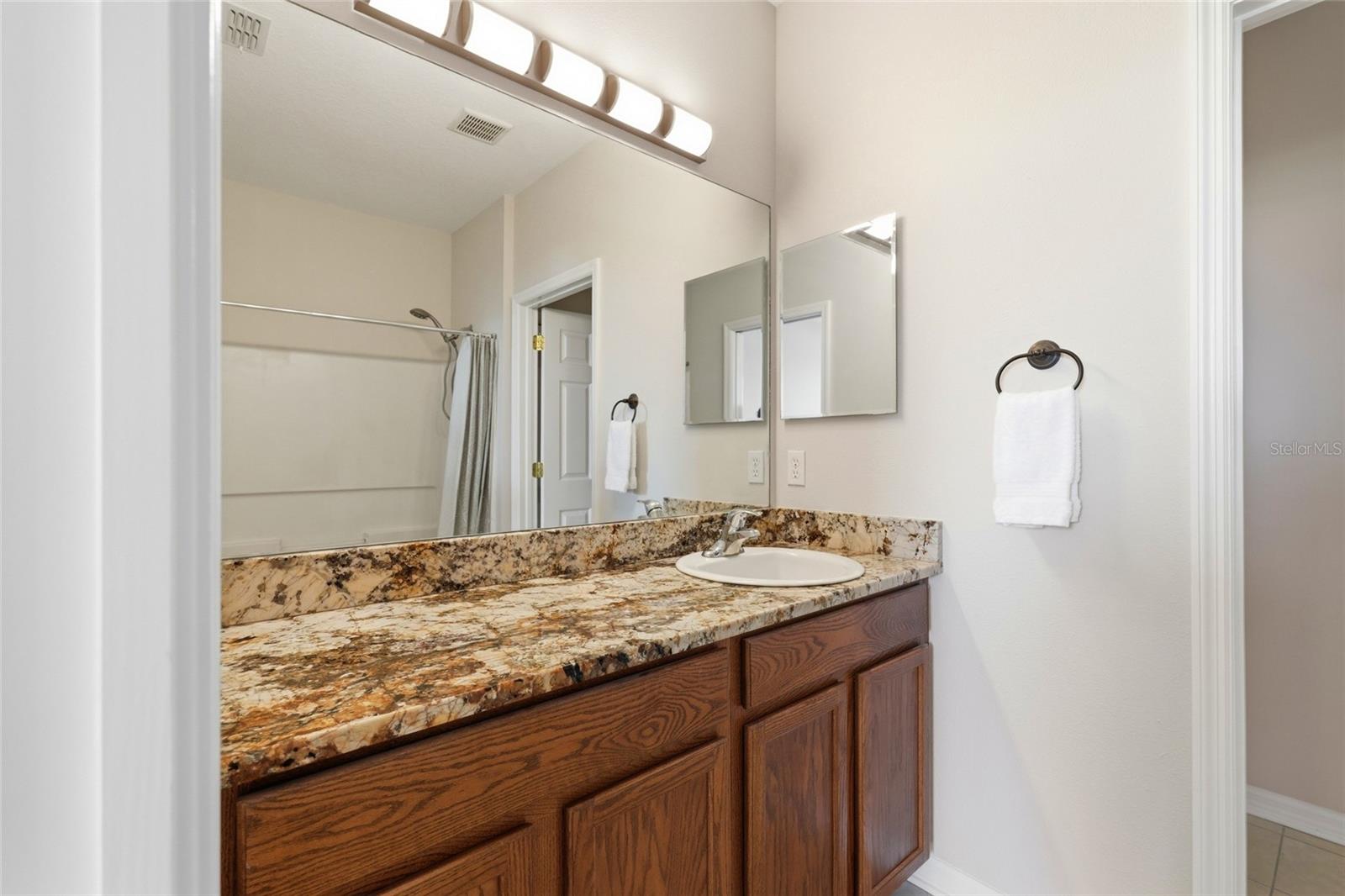 BRADFORD MANOR TWNHMS - Residential