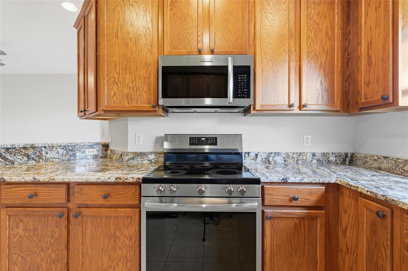 BRADFORD MANOR TWNHMS - Residential