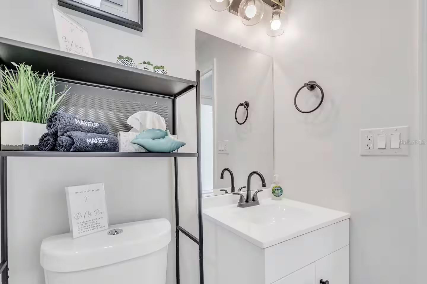 LOT 15 BLK B REV PLAT OF VALENCIA TERRACE - Residential Lease