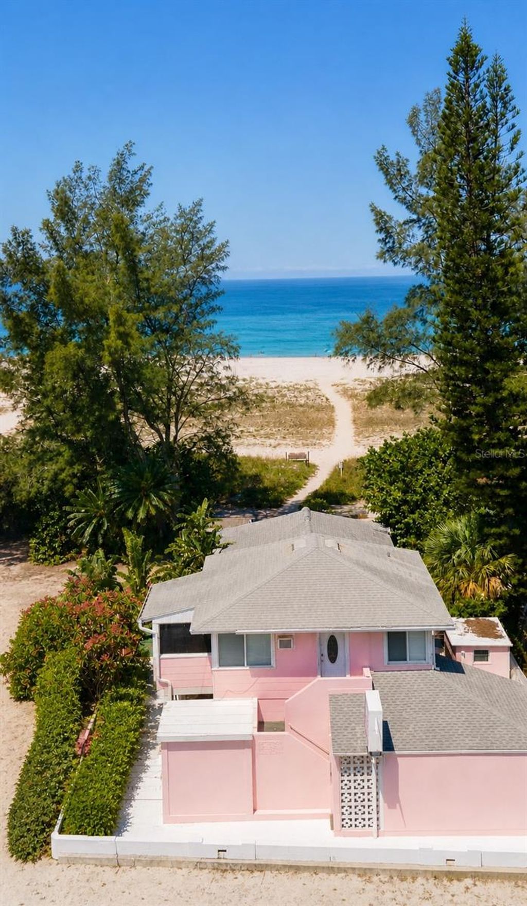 Photo of 10200 Gulf Boulevard, Treasure Island, FL 33706 (MLS # R4911204)