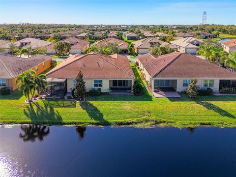 A home in WIMAUMA