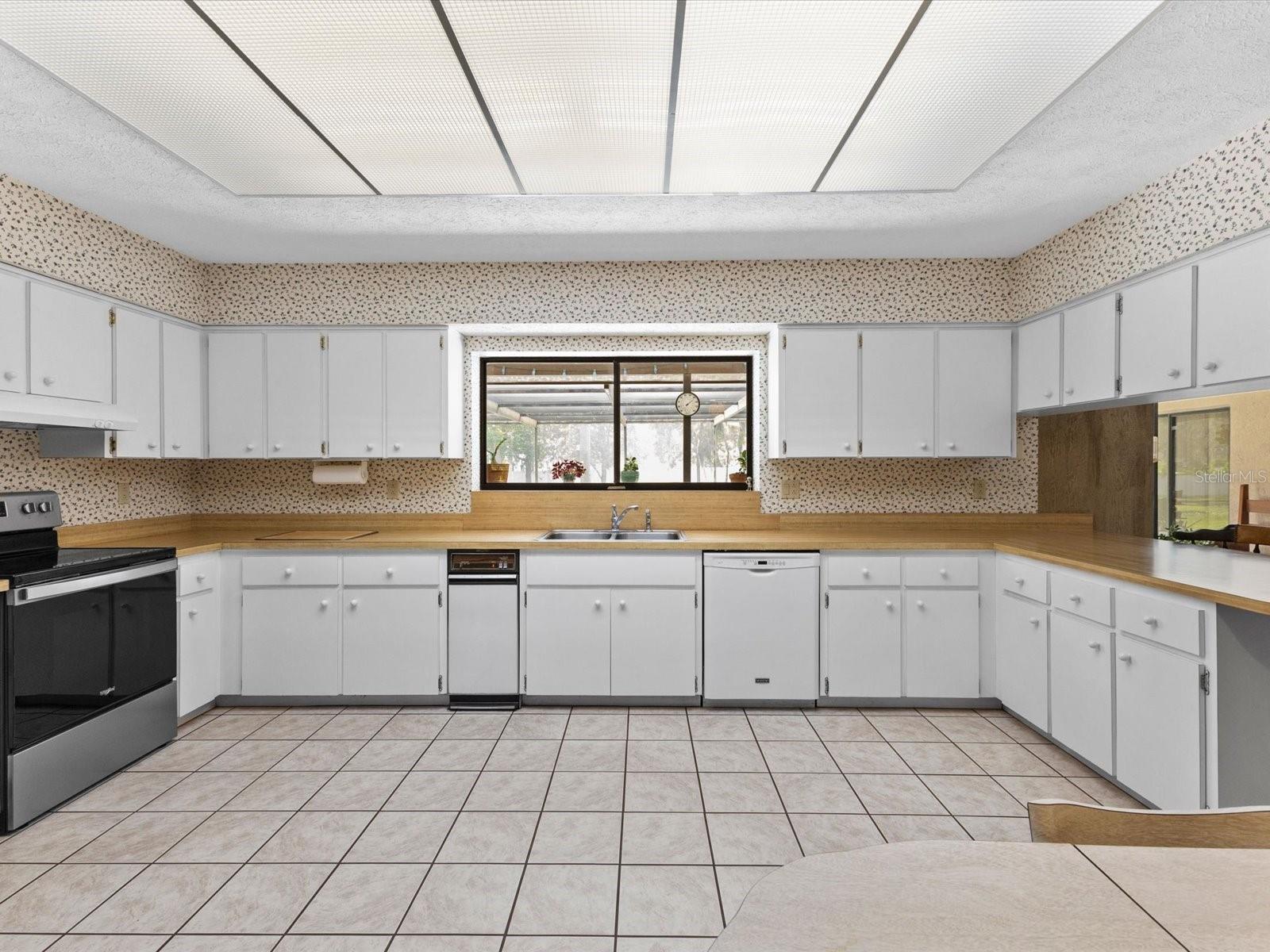 HIDDEN LAKE ESTATES - Residential