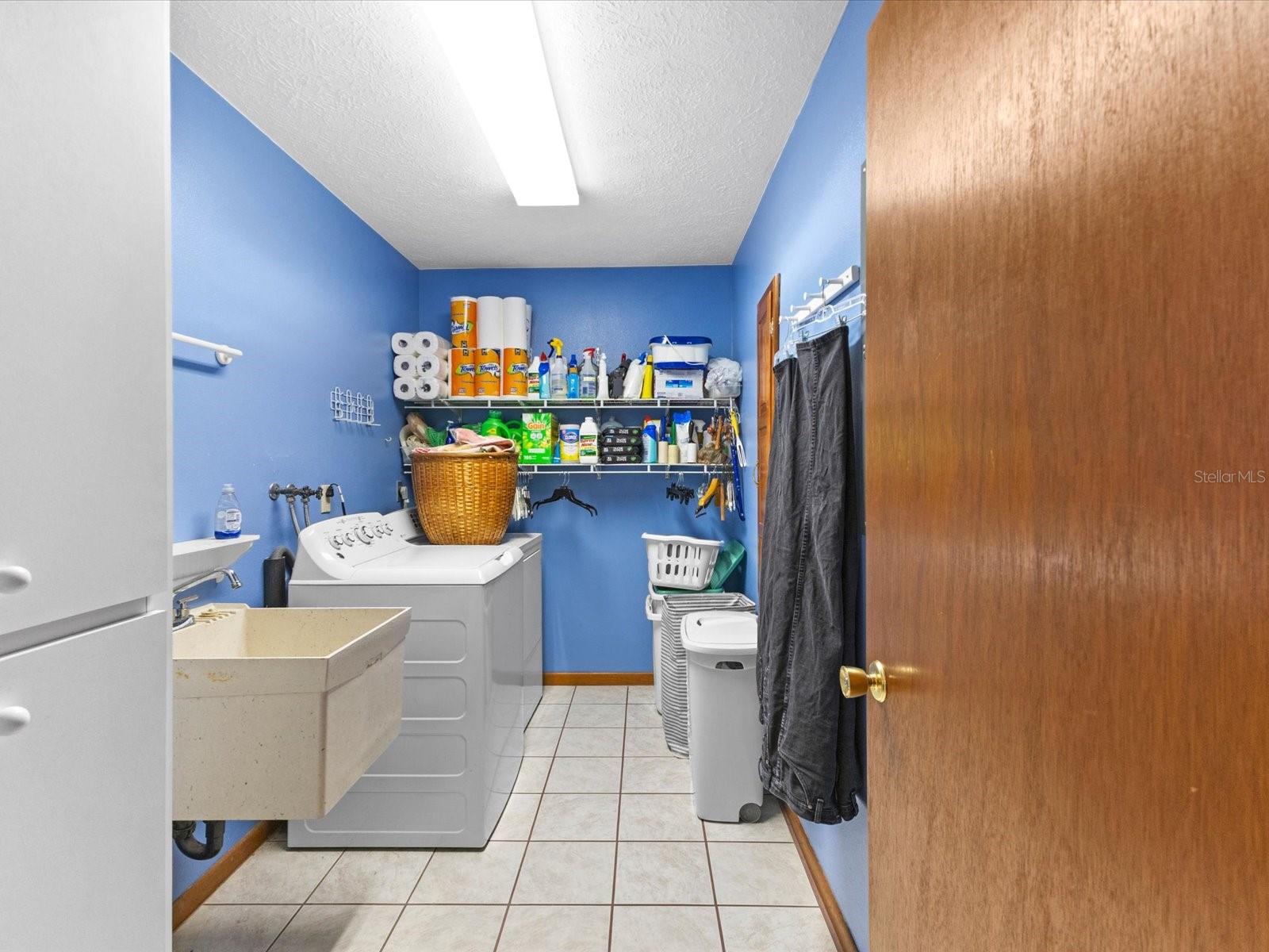 HIDDEN LAKE ESTATES - Residential